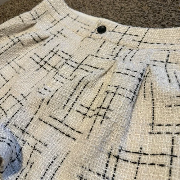 Maeve by Anthropologie White Tweed Shorts size 10 - Picture 5 of 10
